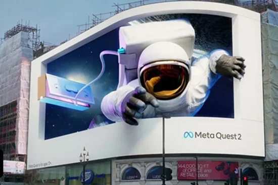 تصویر یک بیلبورد سه‌بعدی خلاقانه در یک محیط شهری، که نشان‌دهنده قدرت این ابزار در جلب توجه مخاطب و ایجاد تمایز برای برندها در عصر دیجیتال است