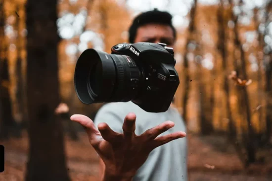 راهنمای کامل ترکیب‌بندی در عکاسی شامل نمایش قانون یک‌سوم، خطوط راهنما، مارپیچ طلایی و تکنیک‌های پیشرفته برای عکاسی خلاقانه محصول